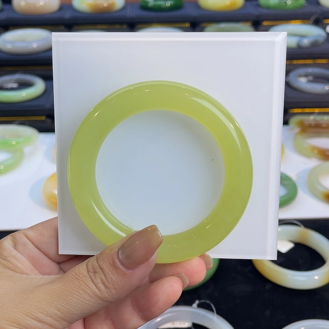 未镶嵌手镯和田玉-冰黄胖圆