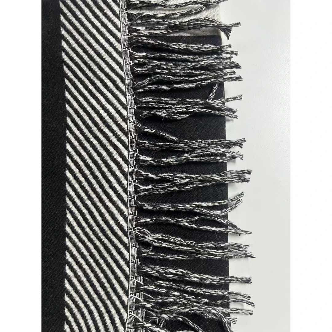 TOLEX2025新款时尚潮流打造拼色围巾披肩
