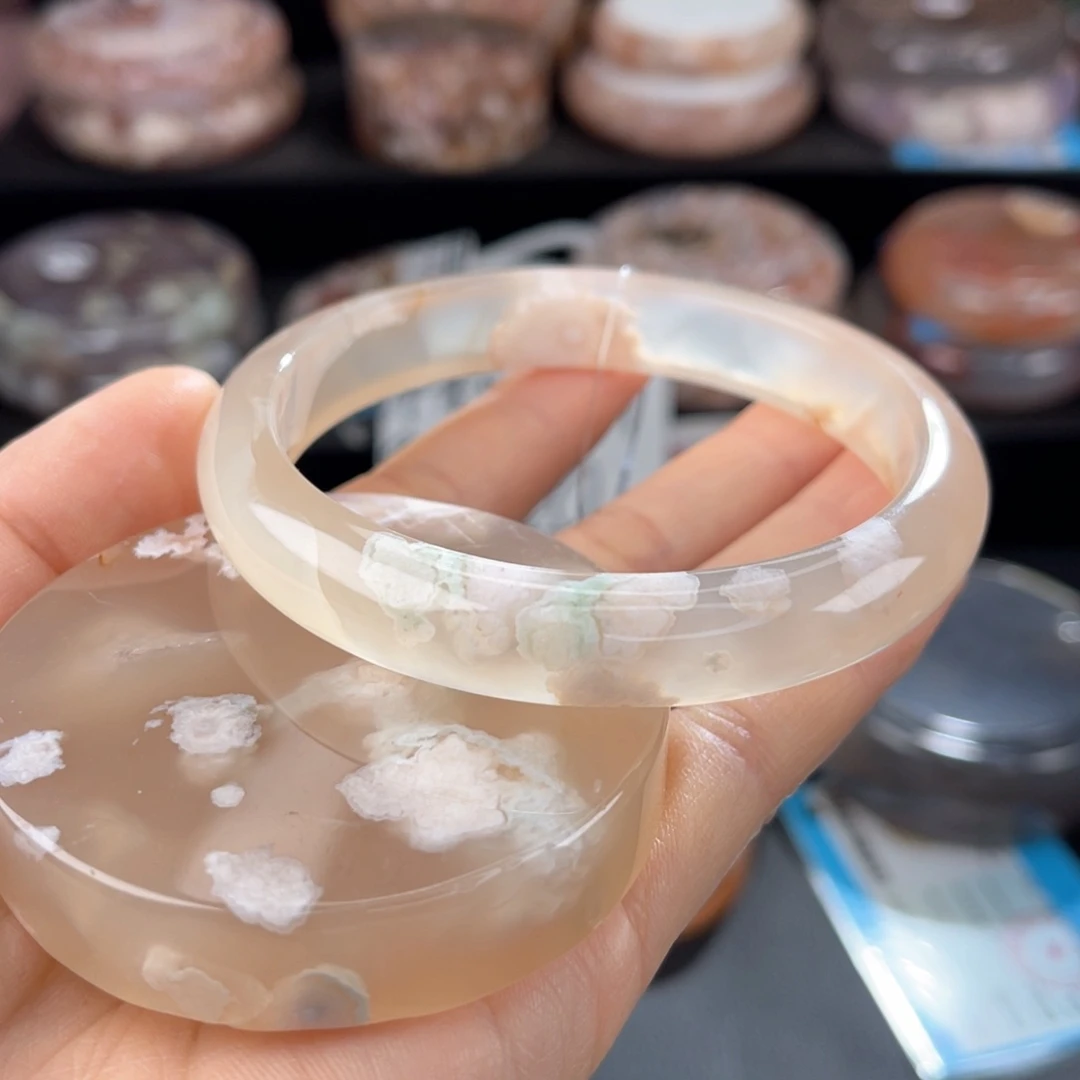 石英质玉手镯未镶嵌63