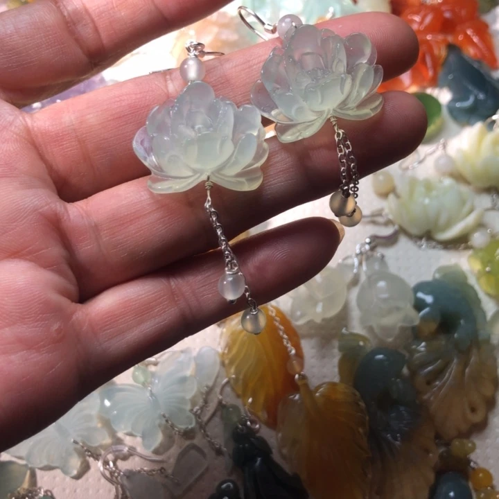 蛇纹石玉未镶嵌耳坠