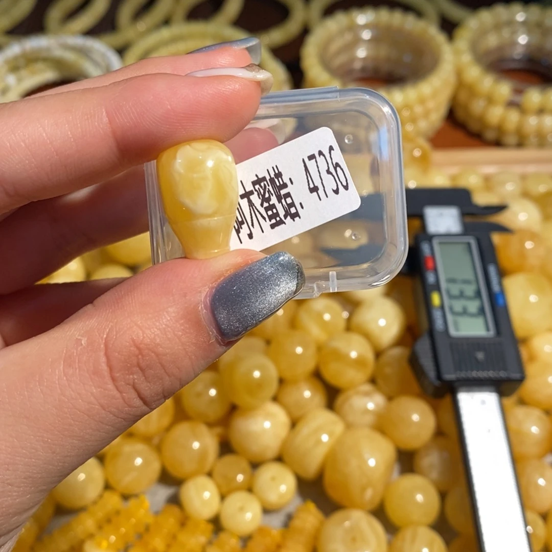 未镶嵌琥珀珠宝奇石4736