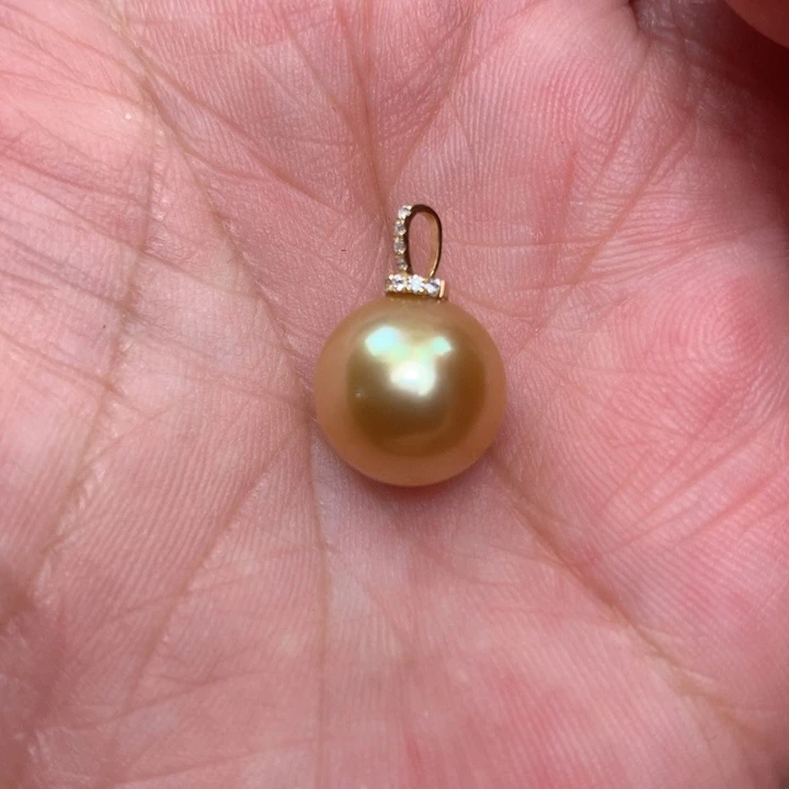 颈饰18K金镶嵌海水珍珠