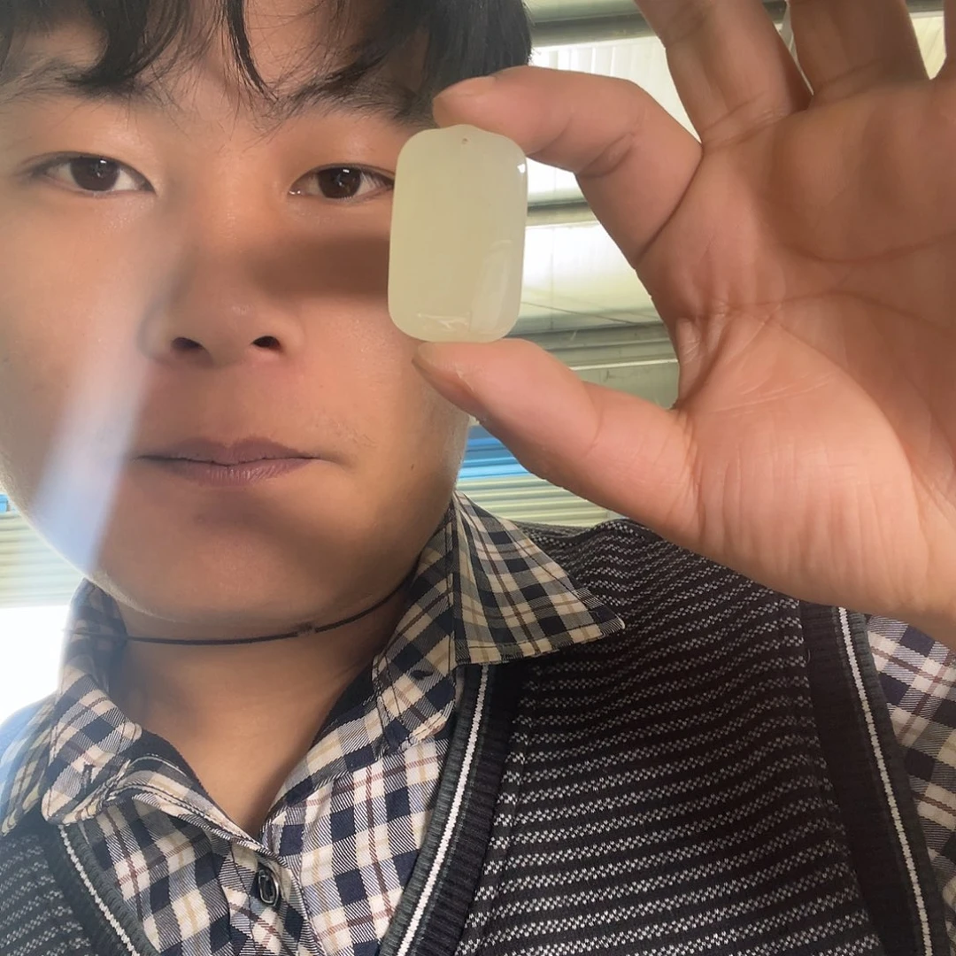 和田玉和田玉未镶嵌新疆且末钢板料无事牌吊坠