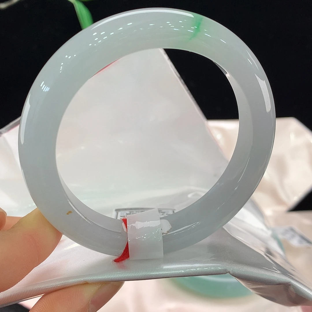 翡翠未镶嵌手镯0231