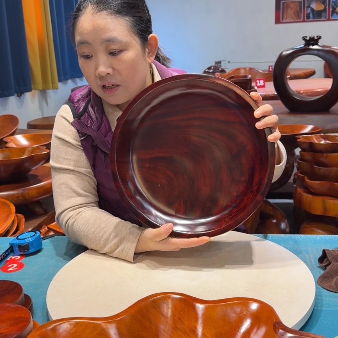 木香樟实木红樟圆形三脚果盘