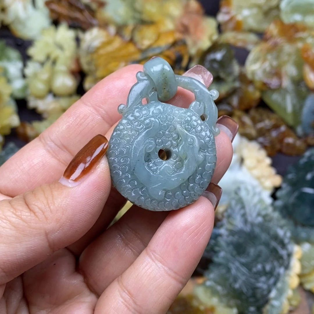 蛇纹石玉颈饰未镶嵌微瑕多样性发货