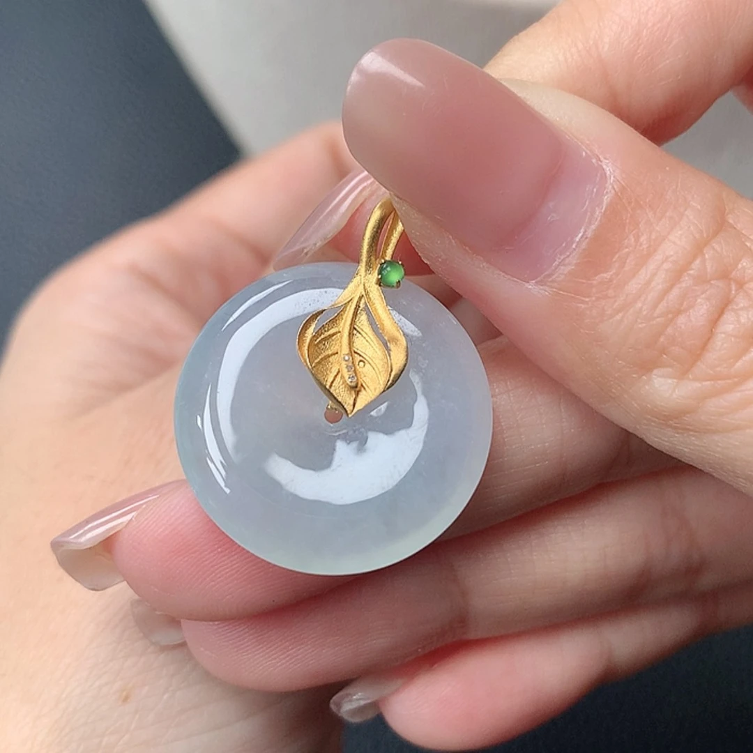 【闪购商品】翡翠吊坠(不含链)18K金镶嵌