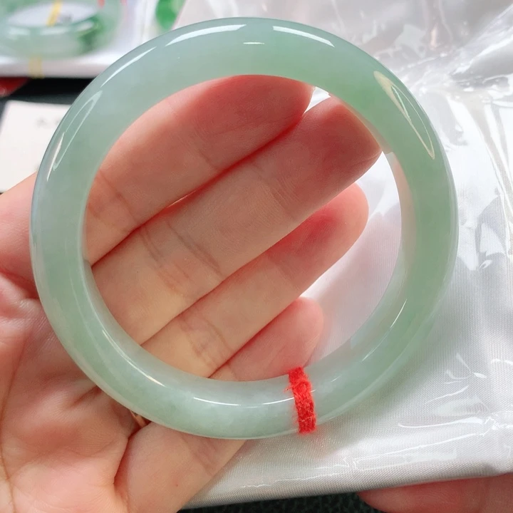 翡翠手镯未镶嵌57圆
