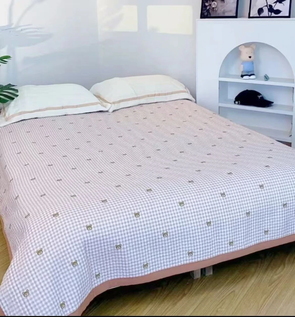 【京かわ会社】火山岩四季通用水洗棉床盖200*230cm红格子小熊