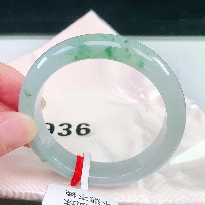 翡翠未镶嵌手镯 936