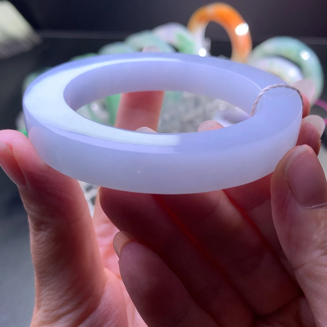 定制翡翠未镶嵌翡翠手镯