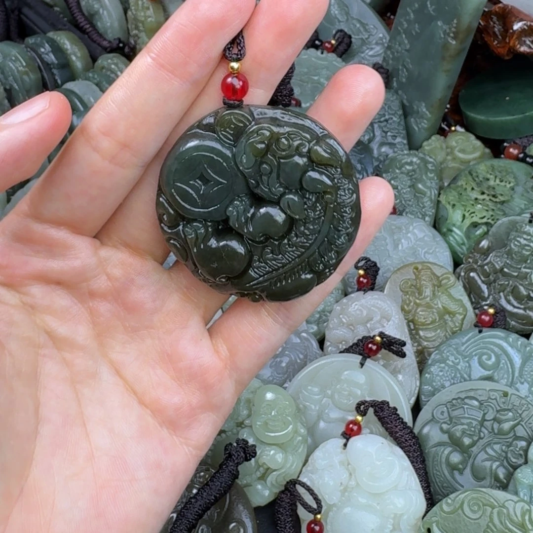 和田玉未镶嵌颈饰