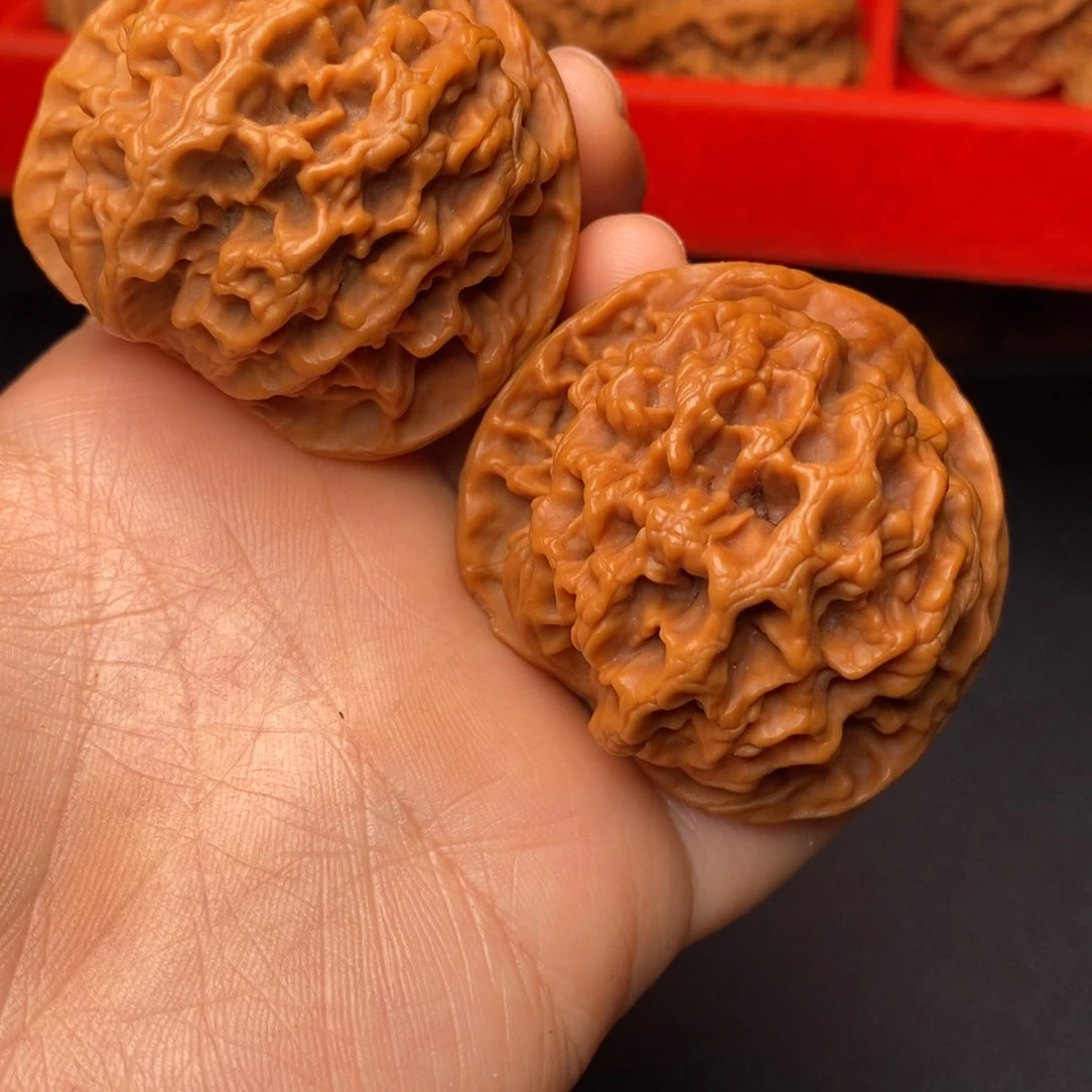 文玩核桃把件秦岭野生核桃