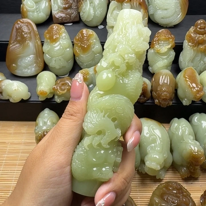 东***东和田玉未镶嵌把件