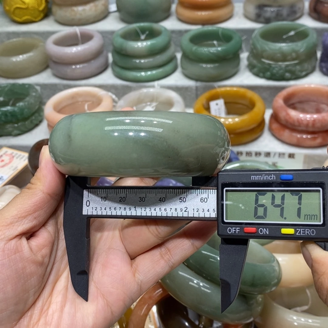 石英岩玉未镶嵌手镯