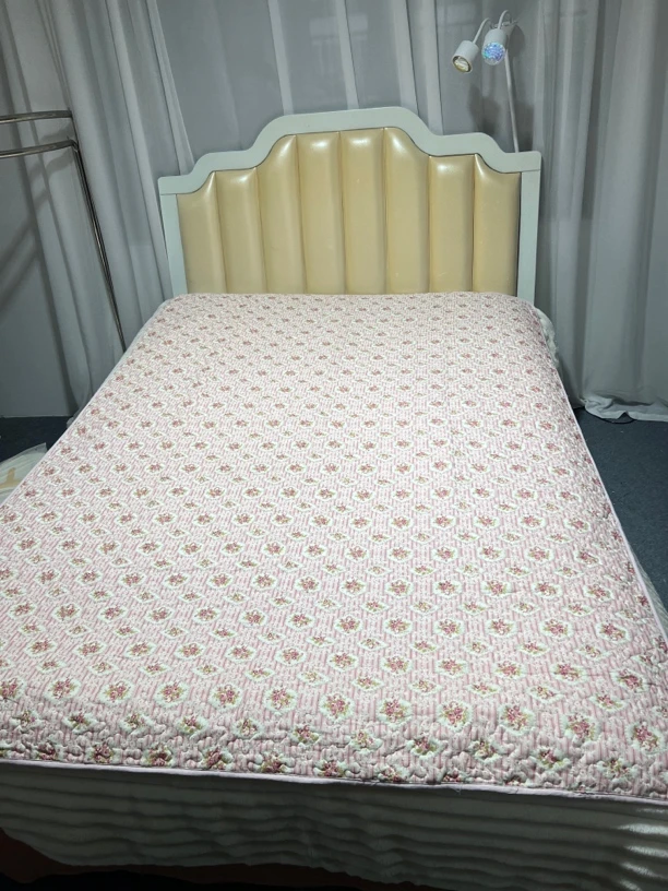 粉色菱形小碎花床盖 150×200