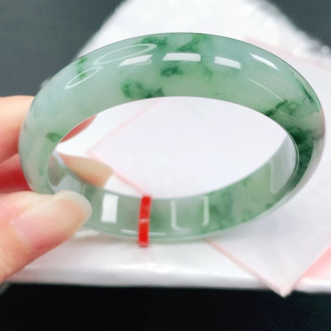 翡翠未镶嵌手镯54贵