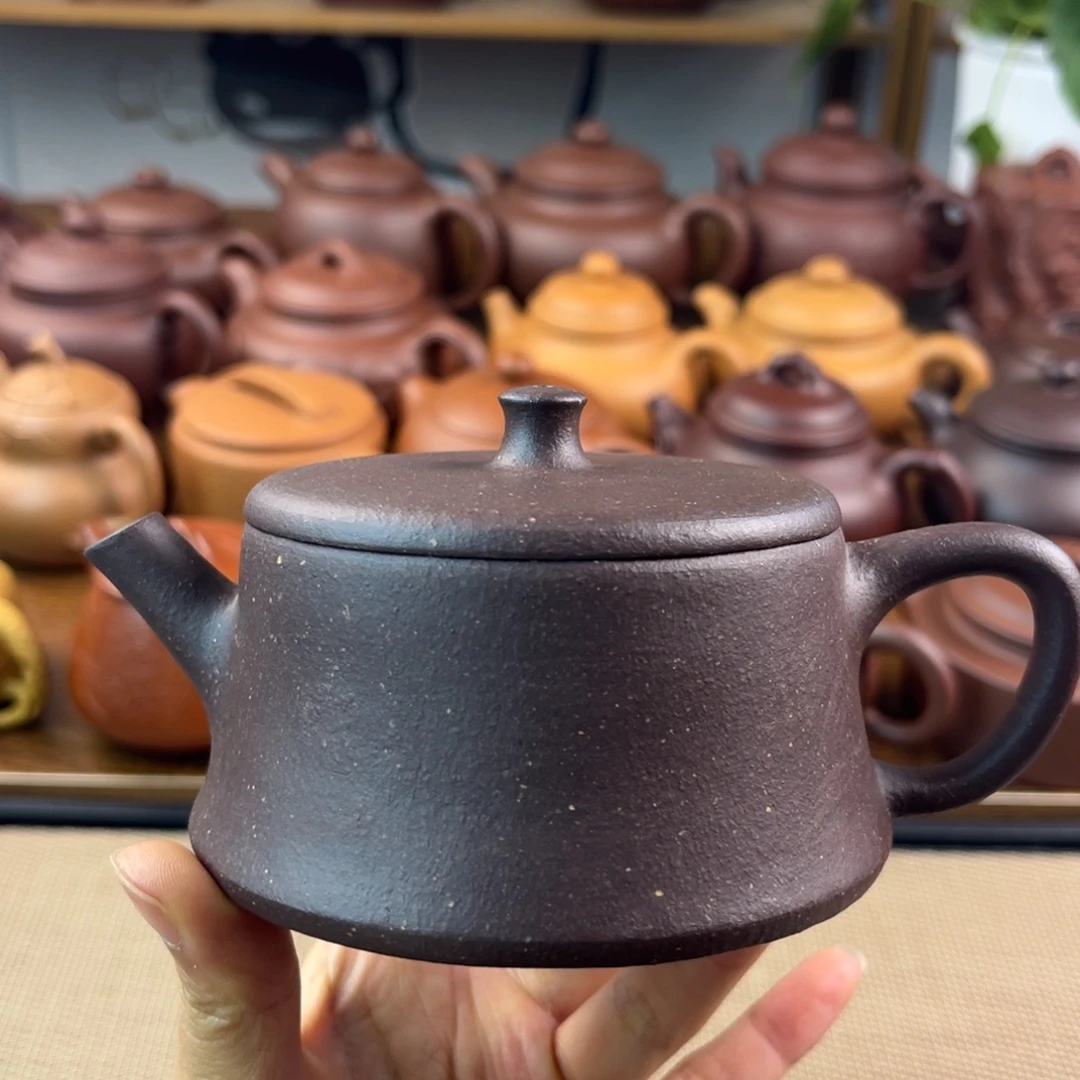 紫砂茶壶手工制作工艺精湛