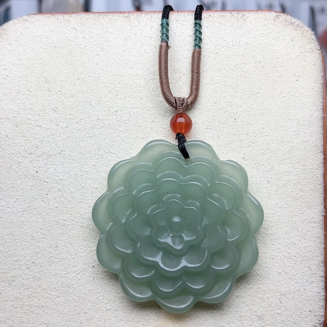 石英质玉未镶嵌颈饰