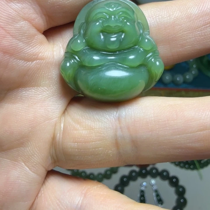 颈饰未镶嵌和田玉（碧玉）