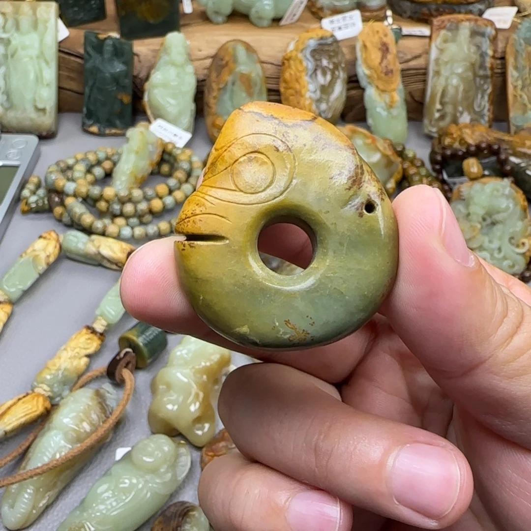 岫岩河磨玉（透闪石质玉）未镶嵌珠宝奇石