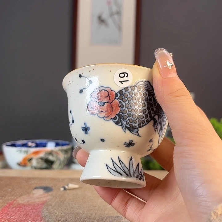 摆件合****馨景德镇陶瓷茶杯里