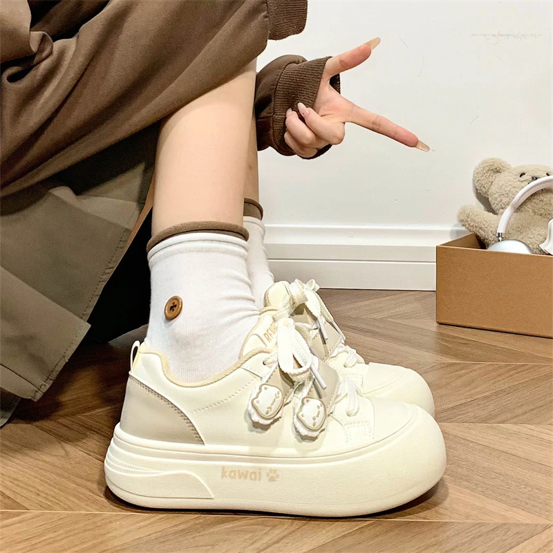 人本厚底增高皮面小白鞋女2026春季爆款魔术贴潮流百搭休闲板鞋女