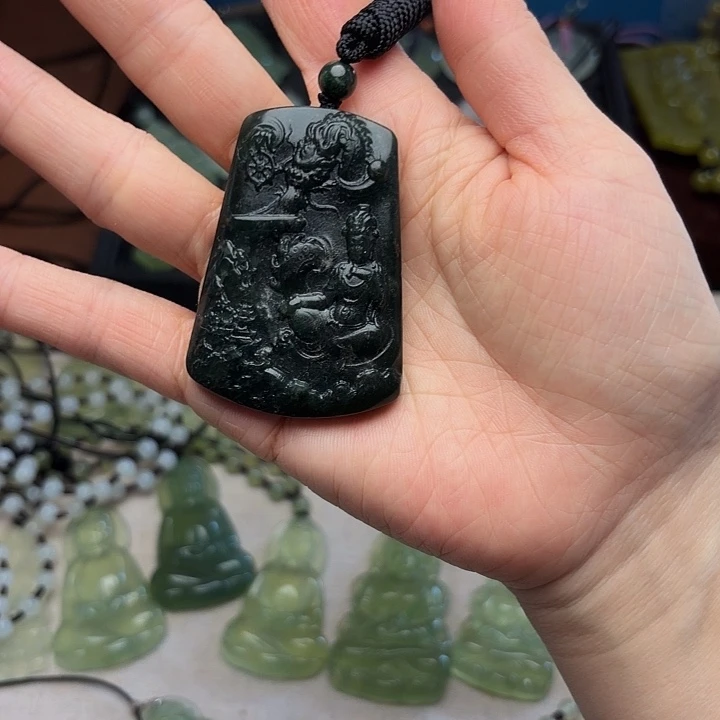 蛇纹石玉合金颈饰