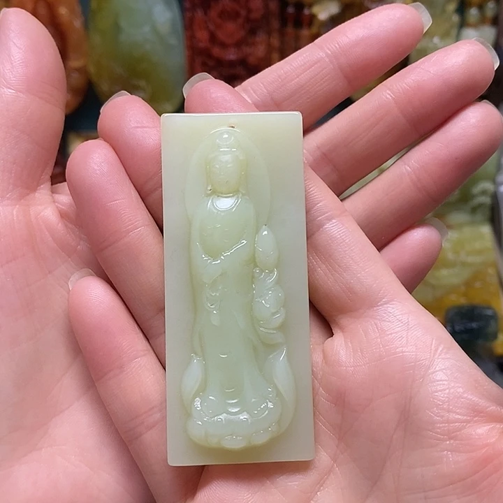 岫玉未镶嵌吊坠(赠链)