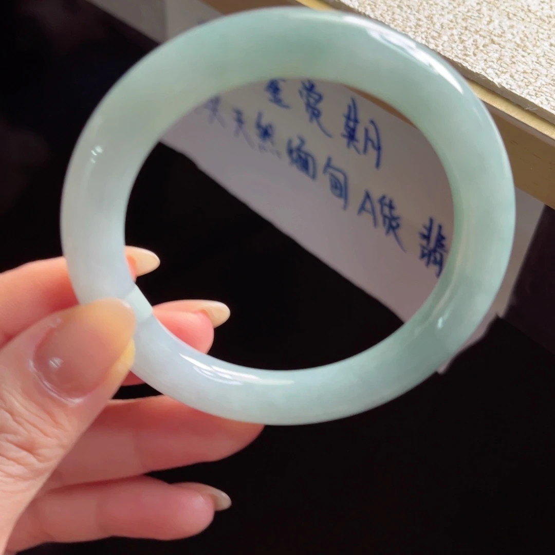 未镶嵌手镯翡翠手镯