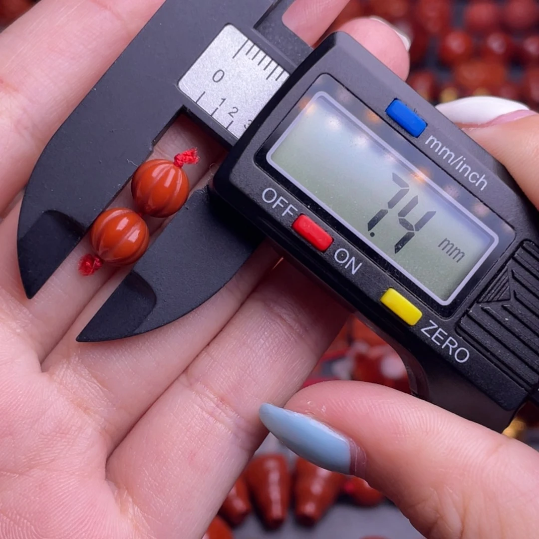 南红玛瑙配饰未镶嵌