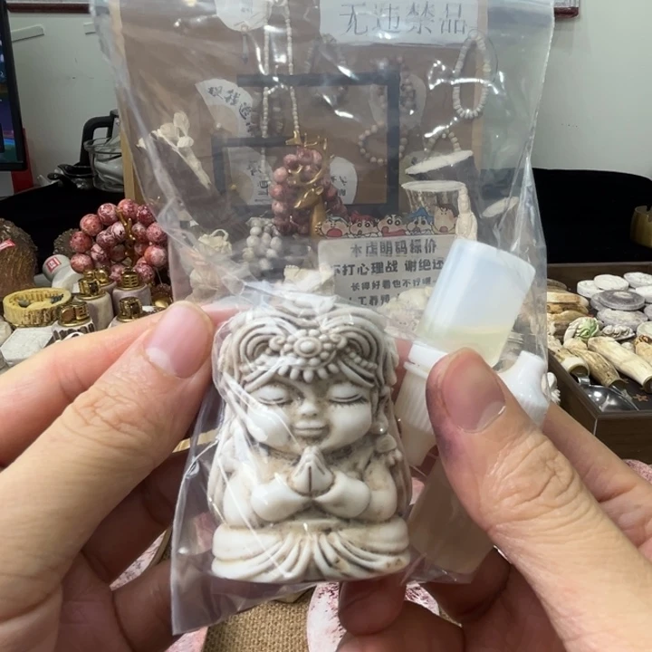 人工养殖鹿件雕刻女财神