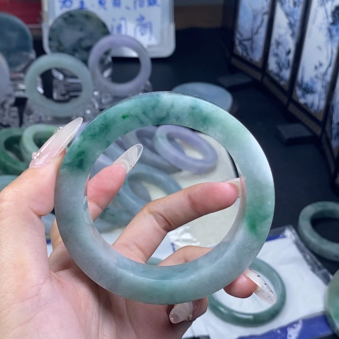 小***生定制翡翠未镶嵌正圈