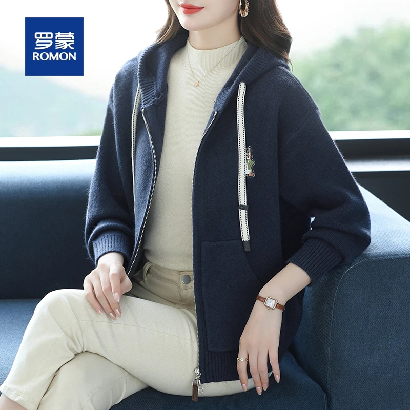 罗蒙妈妈秋装新款羊毛衫外搭宽松连帽外套中老年女装针织开衫上衣