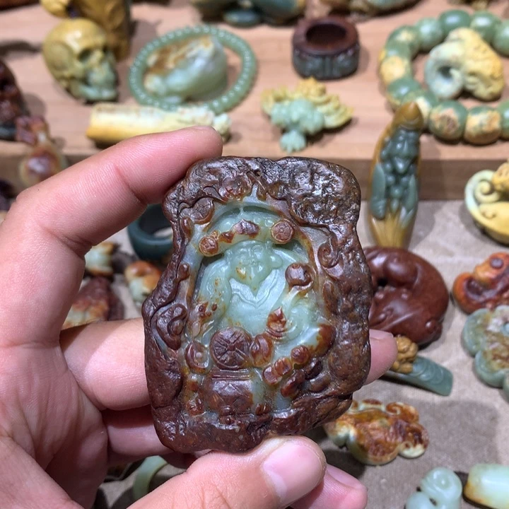 未镶嵌岫岩河磨玉（透闪石质玉）挂件