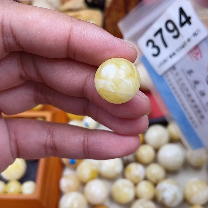 蜜蜡未镶嵌珠宝奇石沙眼16.1