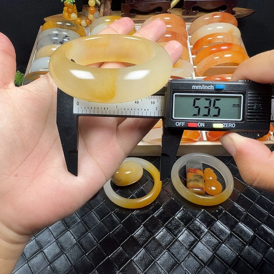 石英质玉（黄龙玉）未镶嵌手镯