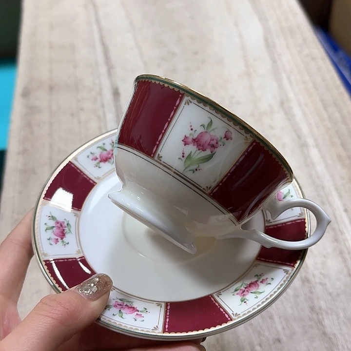 瓷片噗哈哈哈哈哈哈哈哈哈我