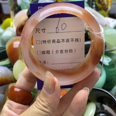 未镶嵌手镯石英质玉