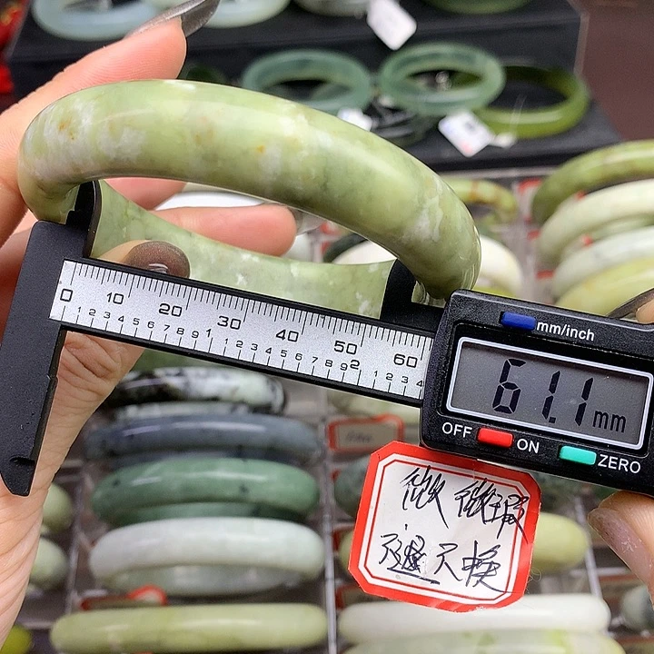 蛇纹石玉手镯未镶嵌146