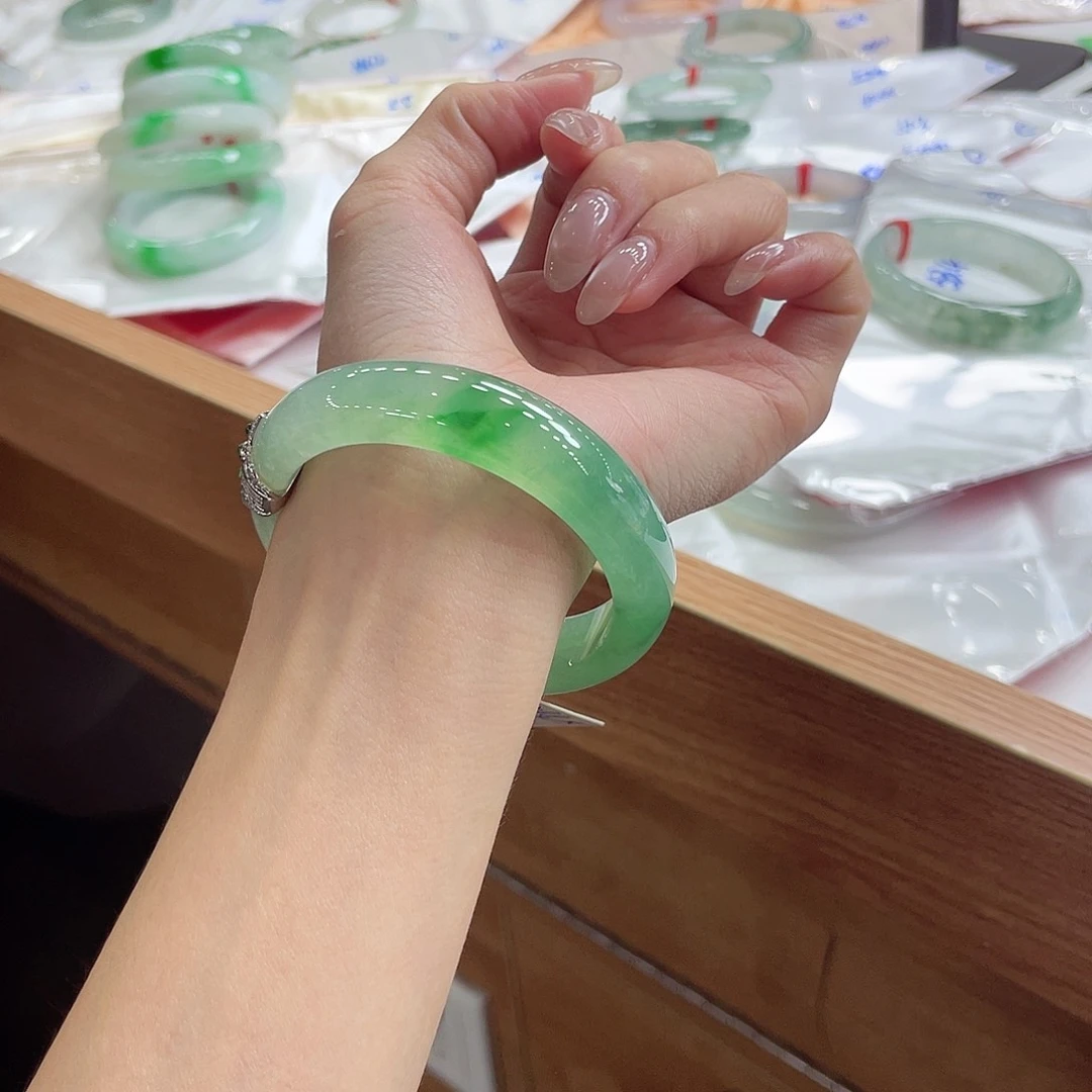 麟***翡翠手镯未镶嵌1号