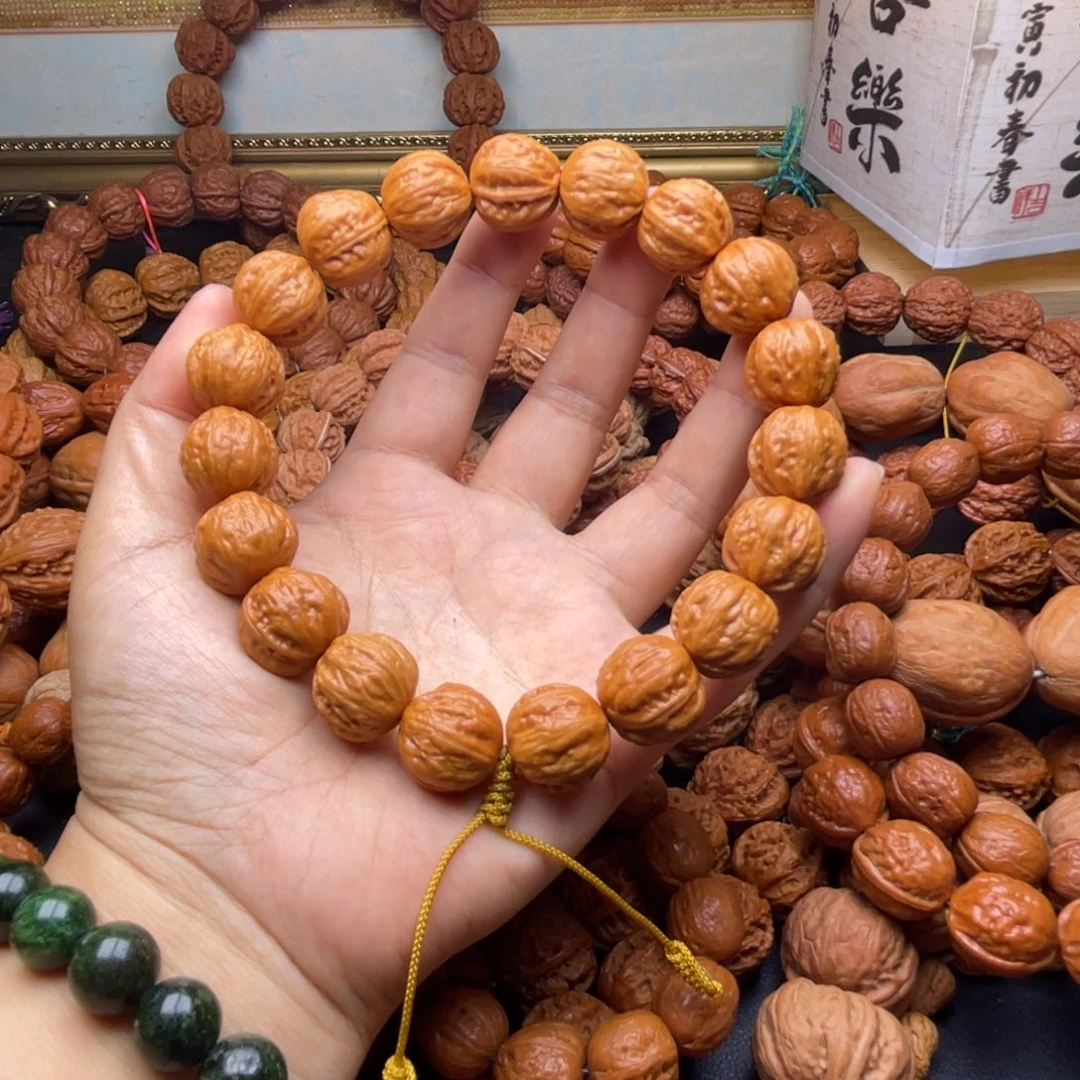邹***凯吊坠文玩核桃小八棱