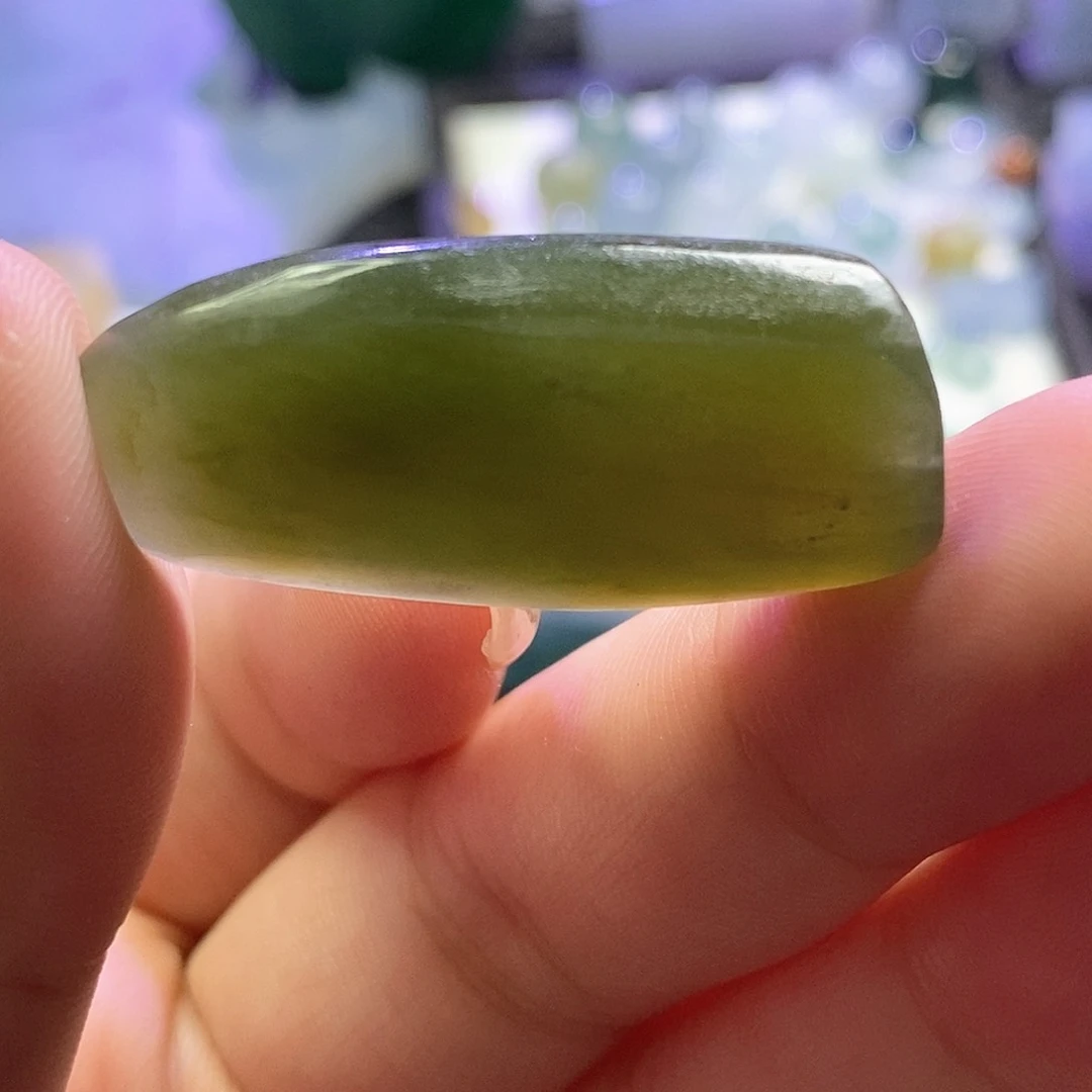 定制翡翠未镶嵌边角