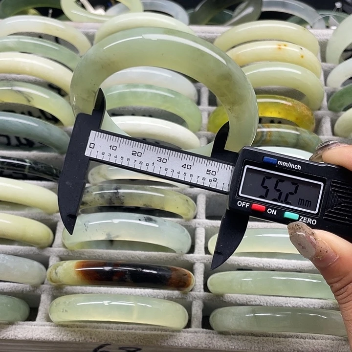 蛇纹石玉未镶嵌手镯267