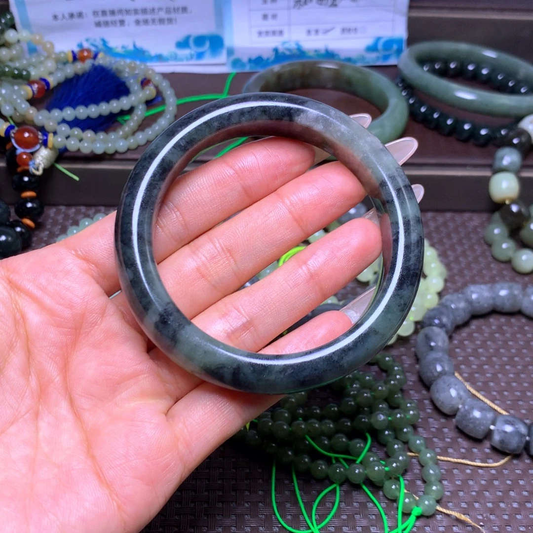 未镶嵌手镯和田玉61