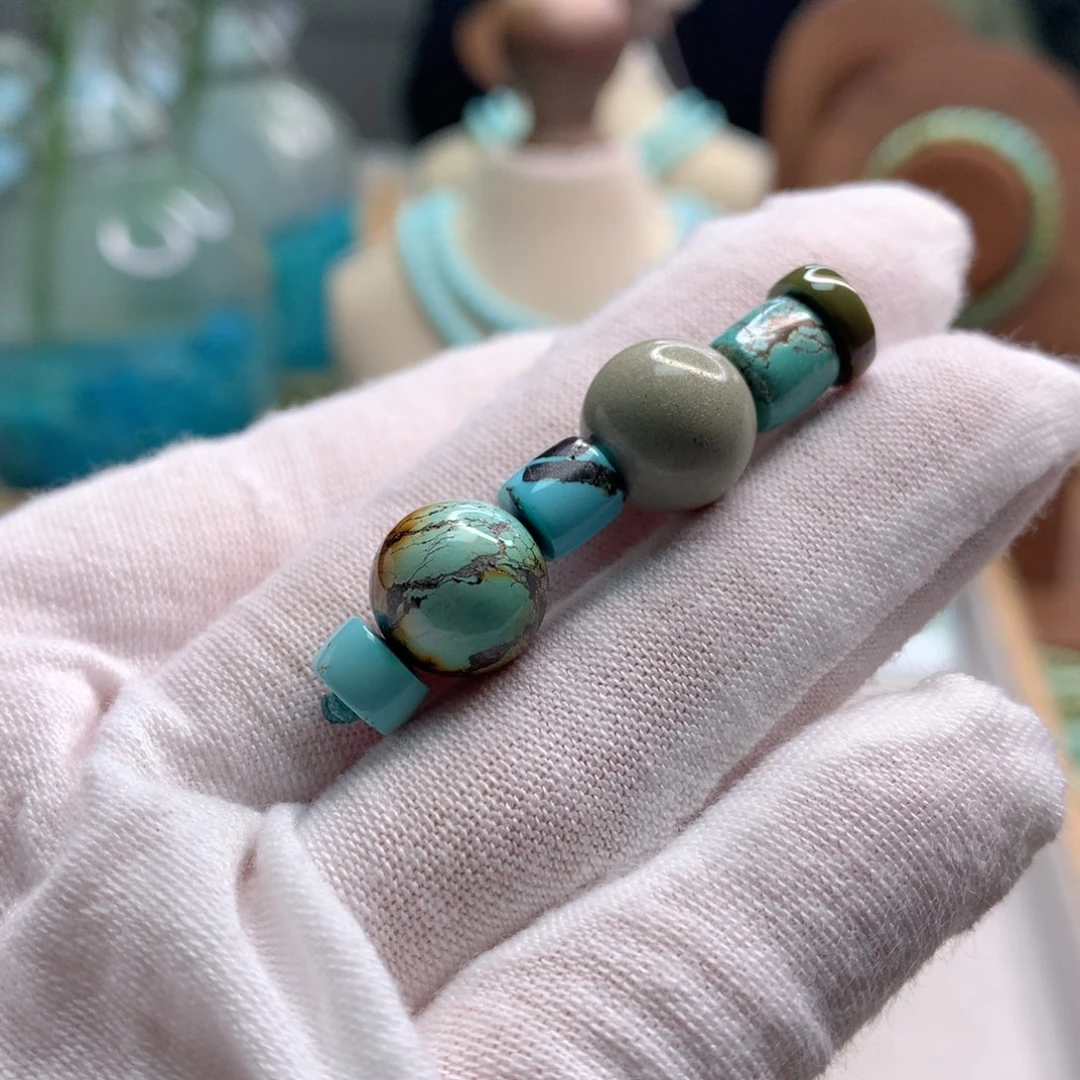 绿松石未镶嵌饰品