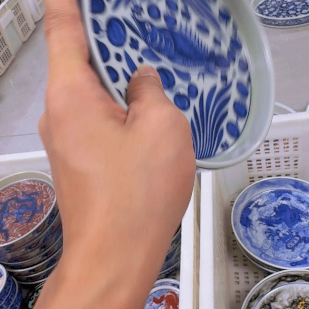 瓷片青花鱼藻大壶乘景德镇