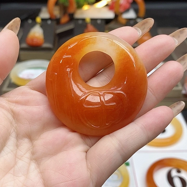 石英质玉（黄龙玉）未镶嵌吊坠