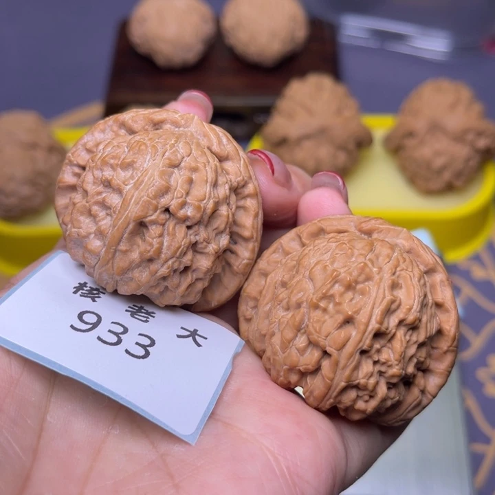把件文玩核桃白狮子43.933
