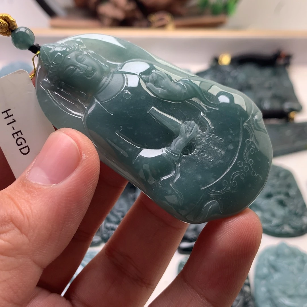 颈饰未镶嵌翡翠素衣